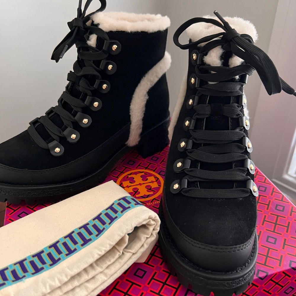 Tory Burch Black Lace-Up Shearling Boots 6 New